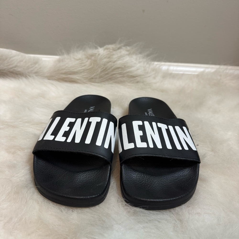Valentino Slip On Pool Slides by Mario Valentino 37 - Picture 4 of 7